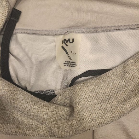 RYU Apparel 3/4 length Capri style sweatpants - Gray - Picture 3 of 4